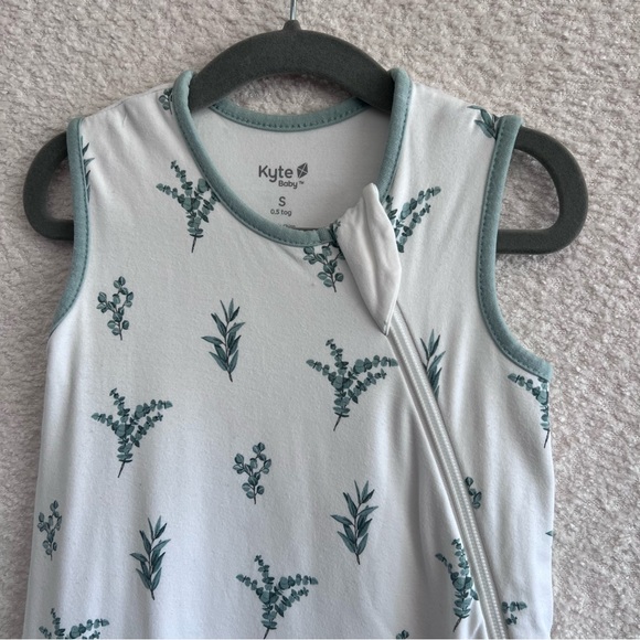Kyte Baby Sleepsack Bamboo Wearable Blanket Soft‎ White Green TOG 0.5 Size Small - Picture 4 of 11